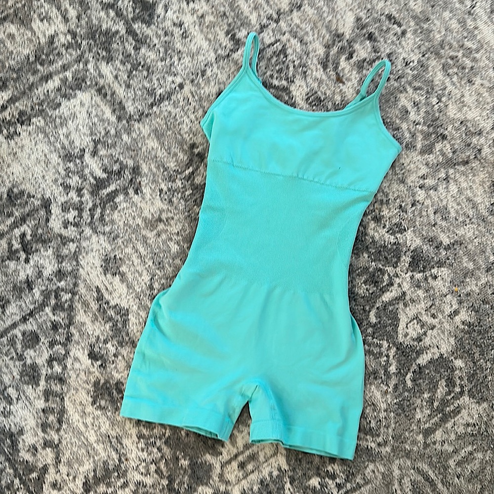 Tiffany blue seamless contour romper